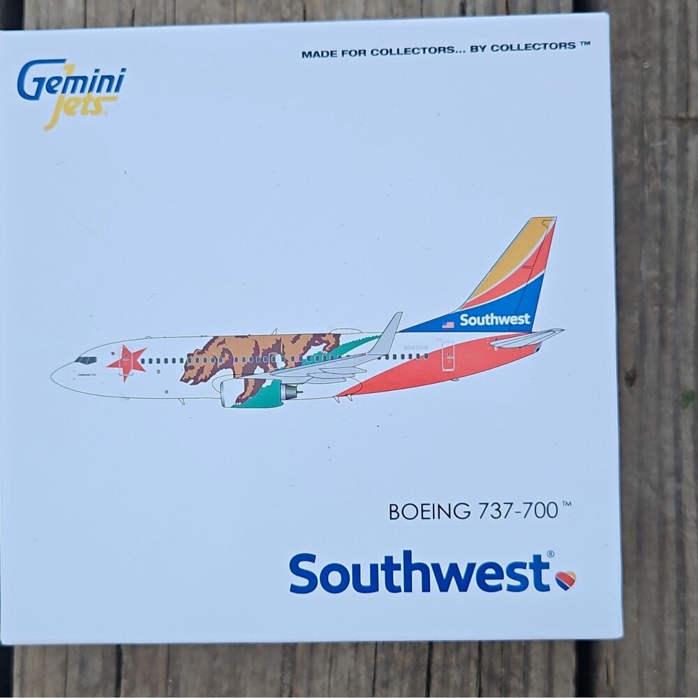 GeminiJets Southwest Airlines Boeing 737-700 Diecast Collectible Aircraft Model